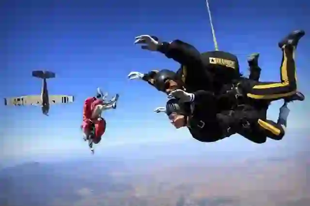 Skydiving in Aamby Valley