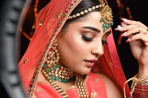 9. Glam Up Tips to Become the Most Attractive Woman